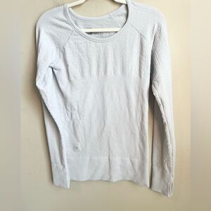 Athleta Women’s Powerdown Primaloft Pullover Top M